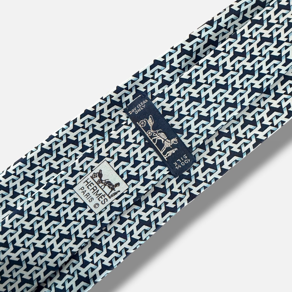 Hermes Silk Tie Mens Blue White Geometric Interlocking Weave 5290 IA France
